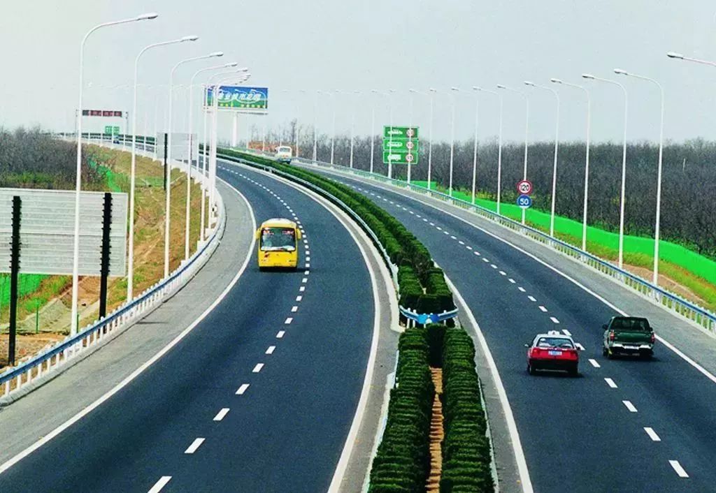 高速公路最新动态与惊喜探索，隐藏的特色小店