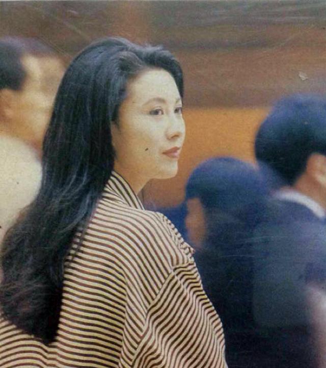 新能源股票推荐，探索自然美景之旅，寻找内心平和与富饶的投资之旅