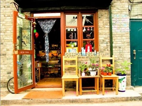 最新免费QQ秀，小巷深处的特色小店探秘